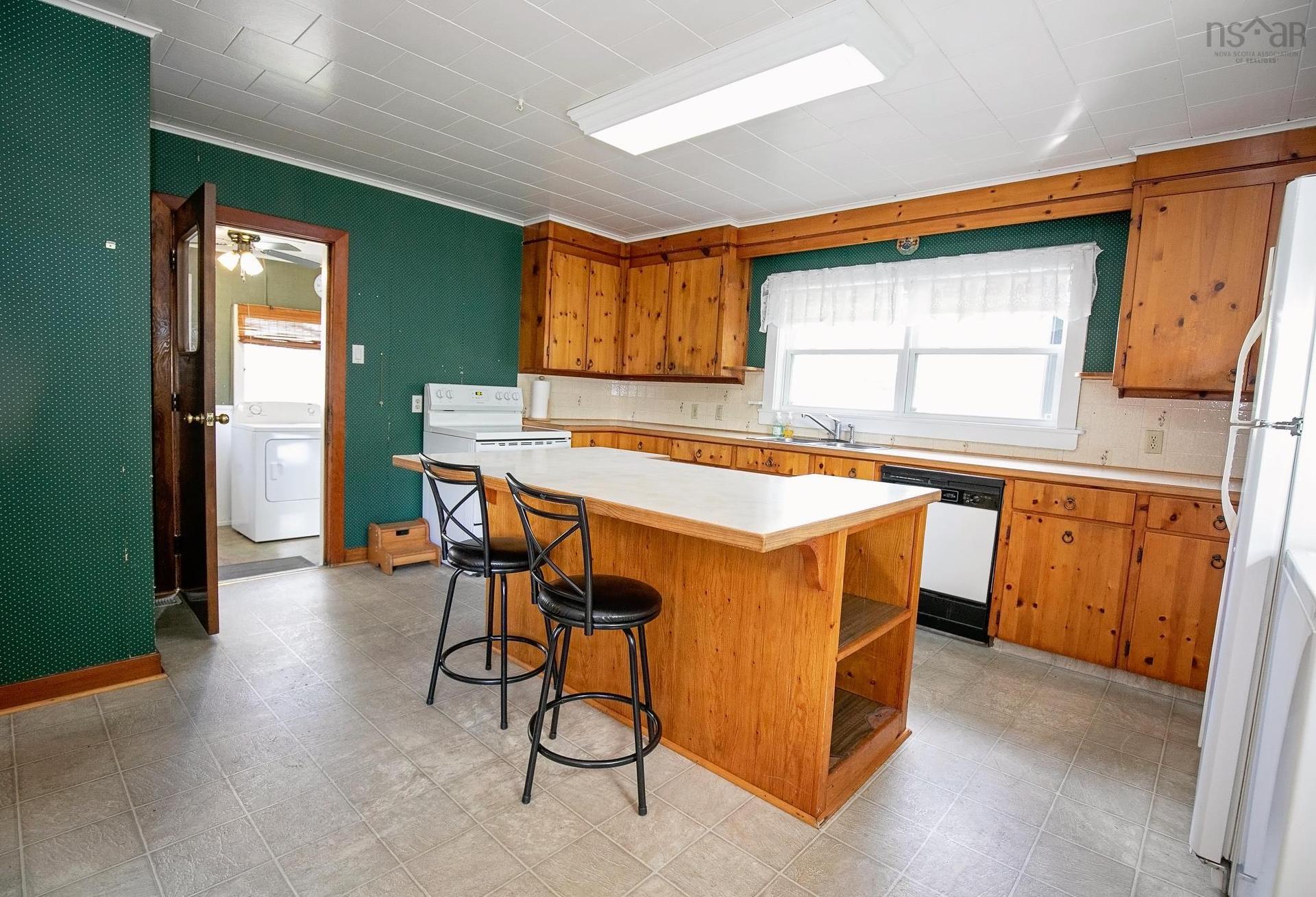 14 Clifford Street, Amherst, NS