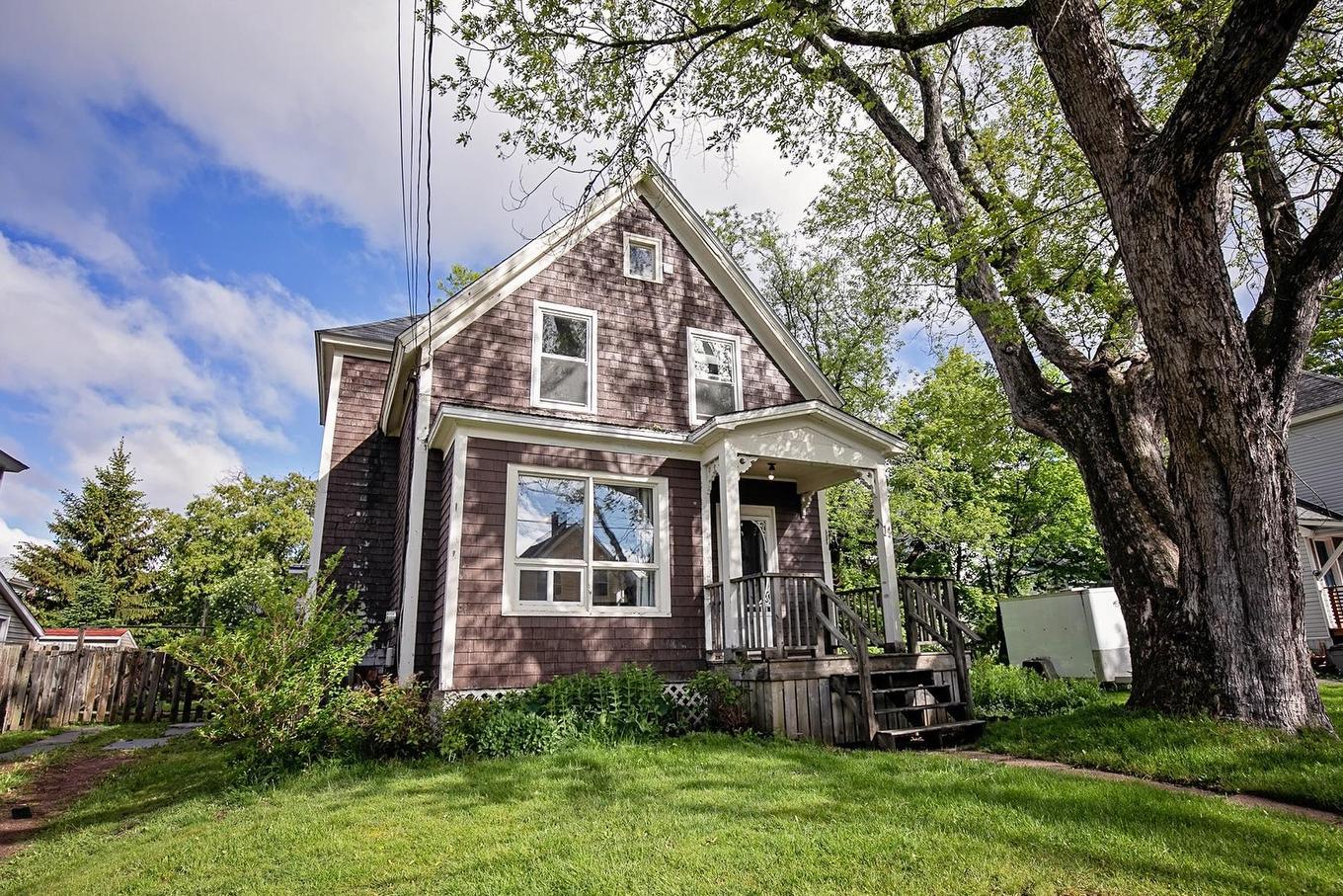 14 Clifford Street, Amherst, NS