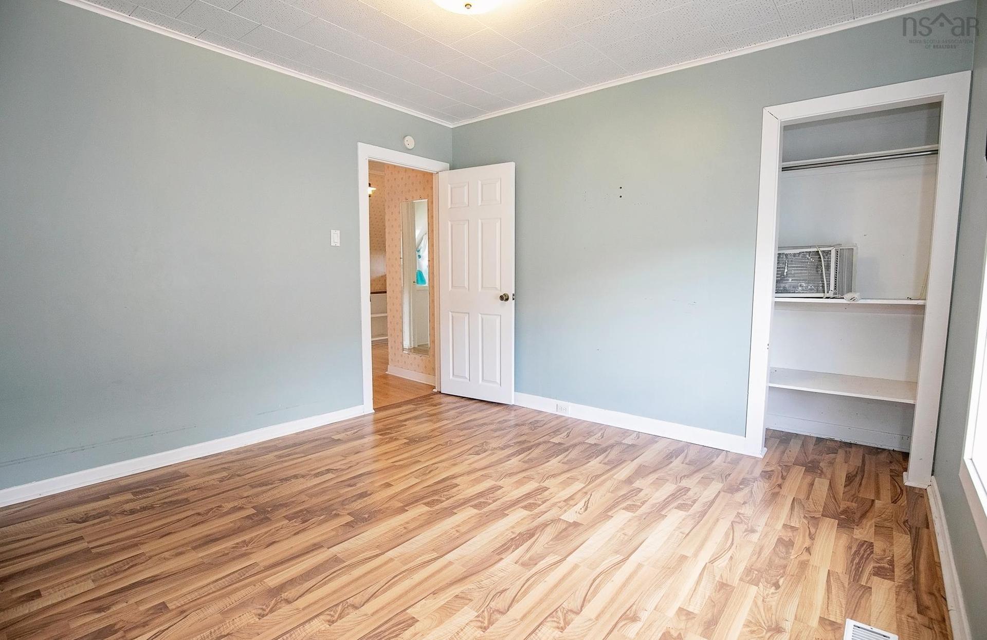 14 Clifford Street, Amherst, NS