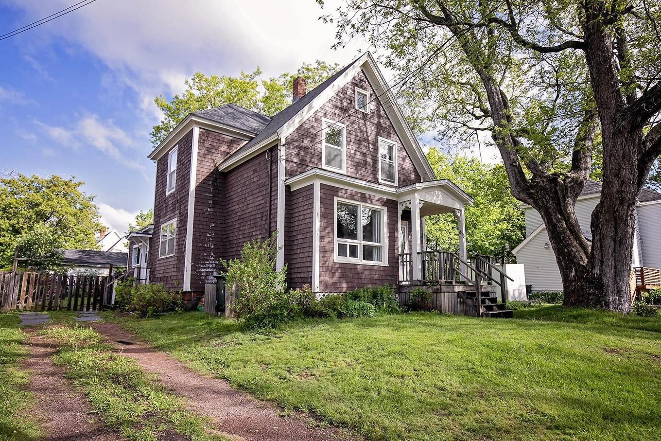 14 Clifford Street, Amherst, NS