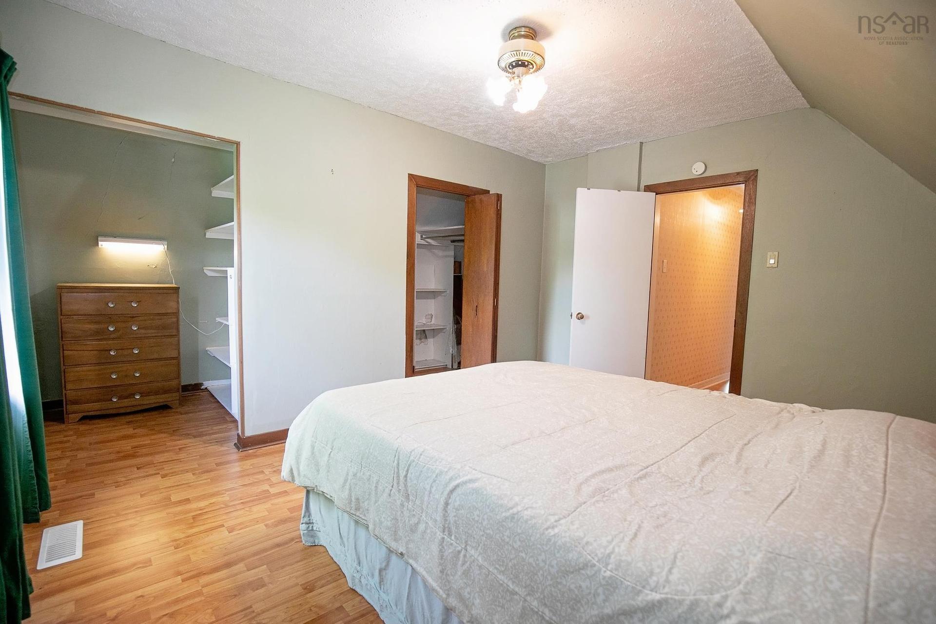14 Clifford Street, Amherst, NS