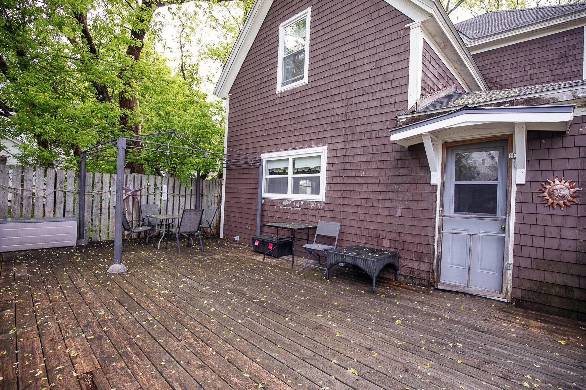 14 Clifford Street, Amherst, NS