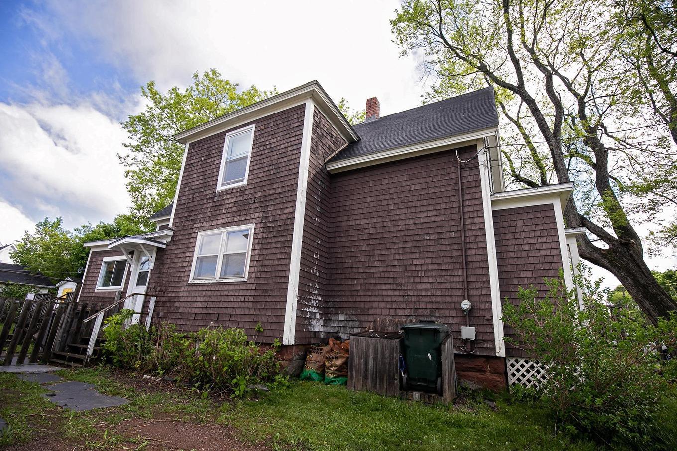 14 Clifford Street, Amherst, NS