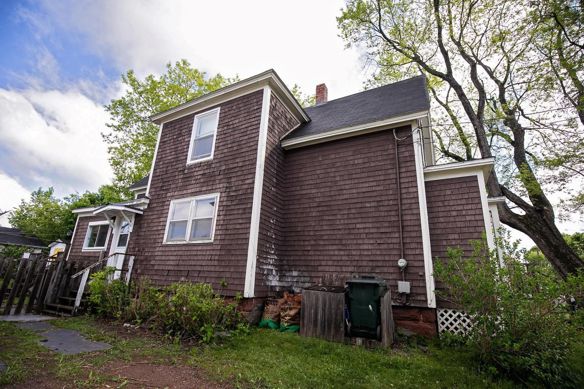 14 Clifford Street, Amherst, NS