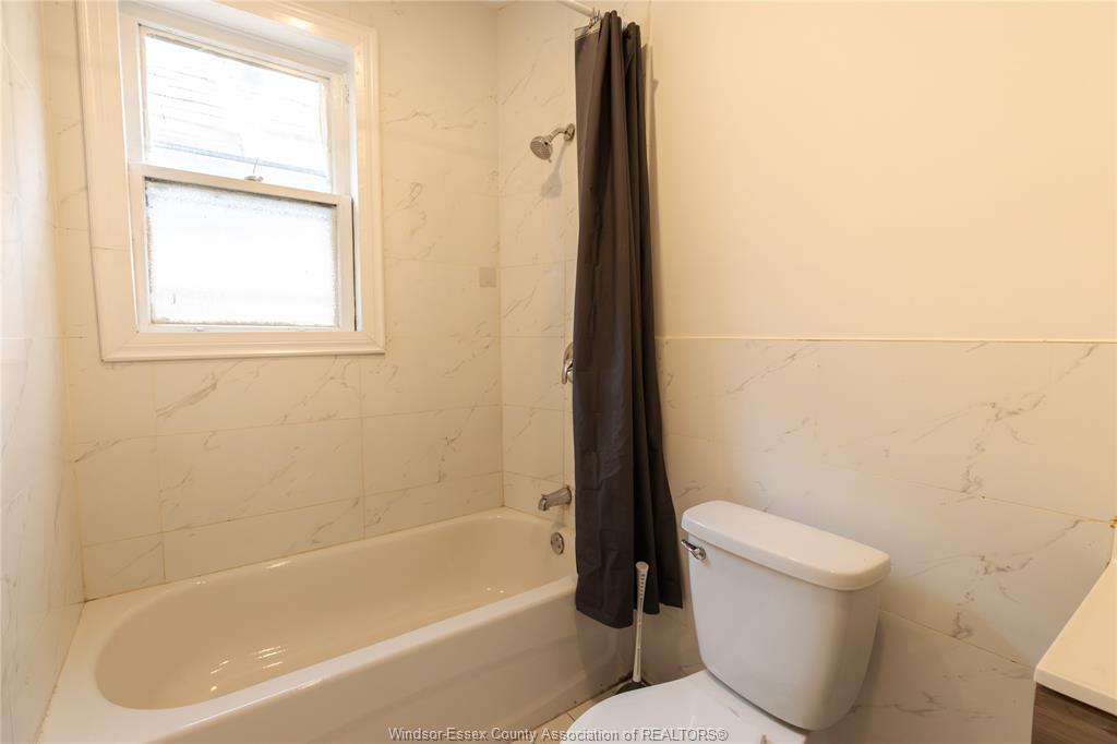 1025 Curry, Windsor, ON