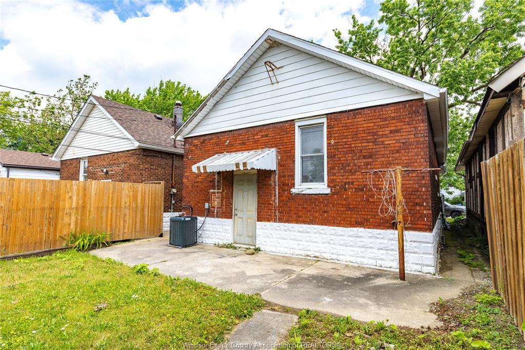 1025 Curry, Windsor, ON