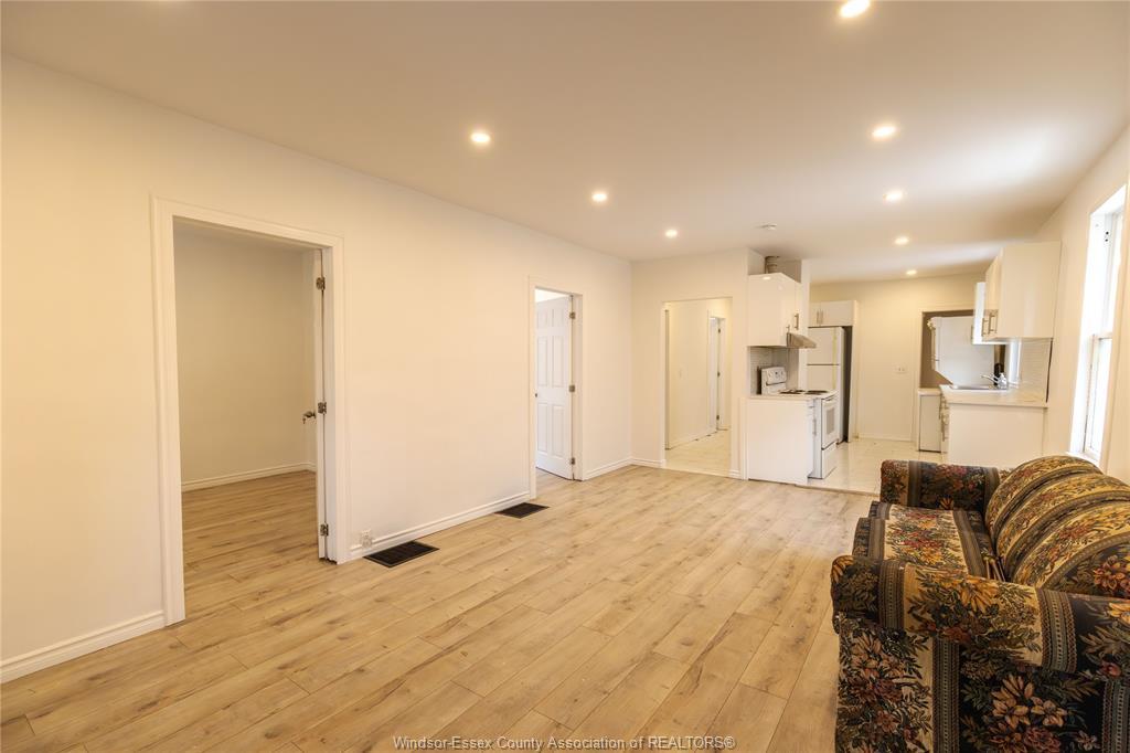 1025 Curry, Windsor, ON