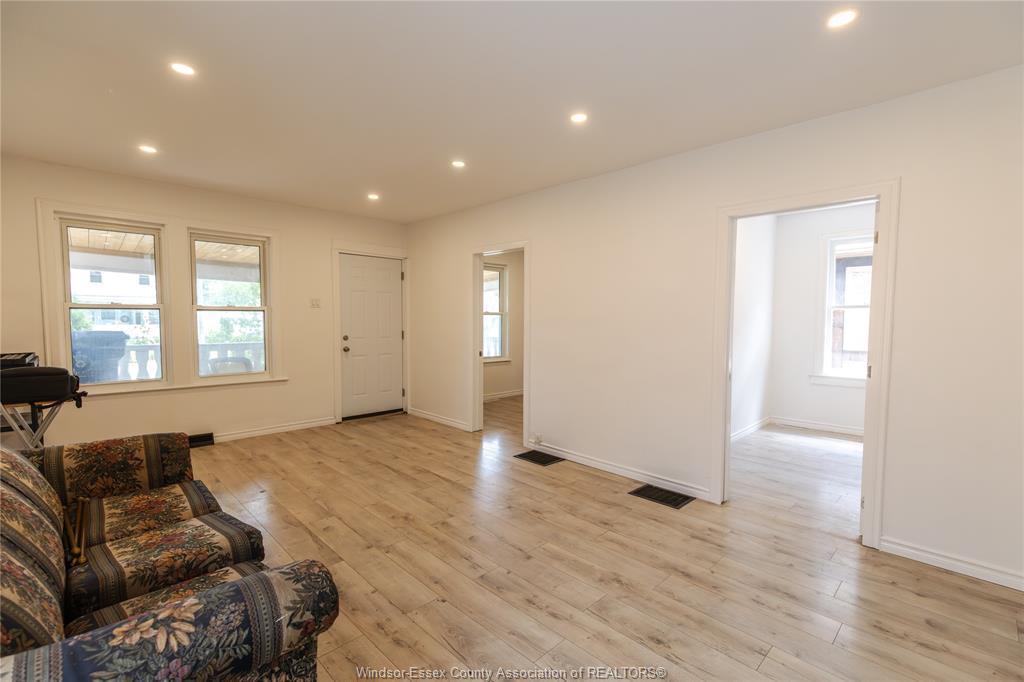 1025 Curry, Windsor, ON