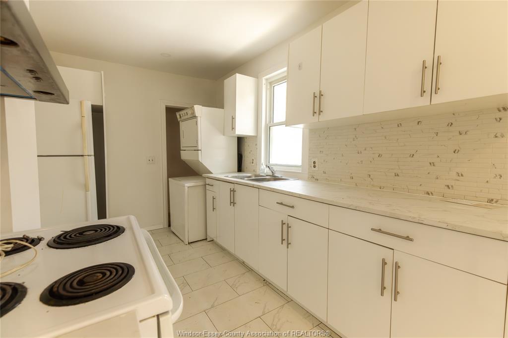 1025 Curry, Windsor, ON
