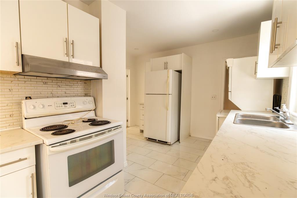 1025 Curry, Windsor, ON