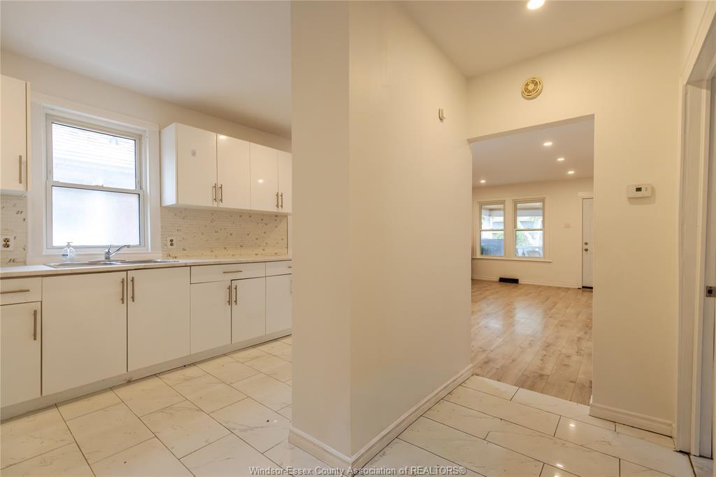 1025 Curry, Windsor, ON