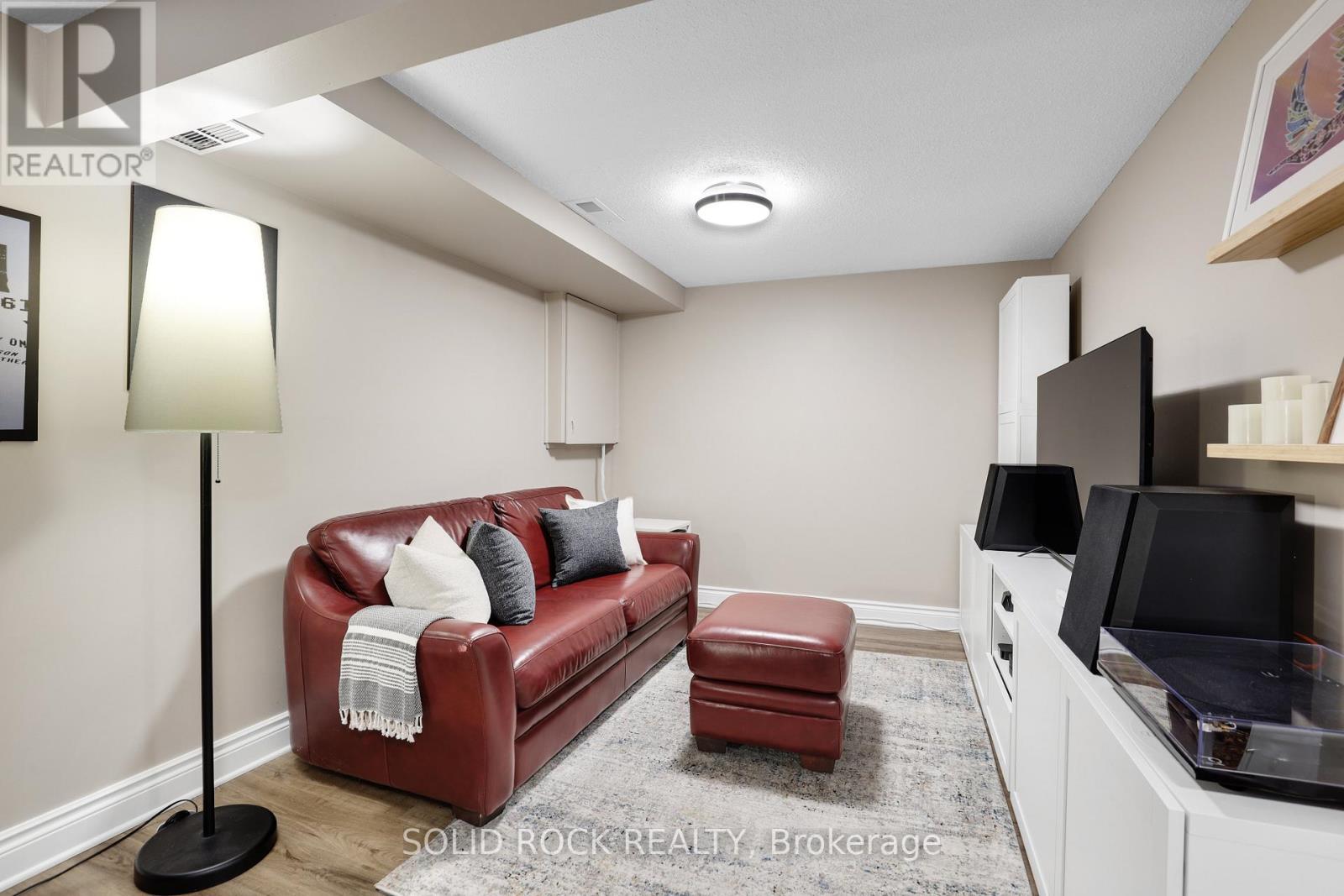 97 Beachview Private, Ottawa, ON