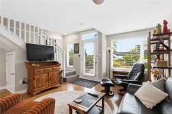 #102-1405 Esquimalt Rd Esquimalt, BC V9A 0A4