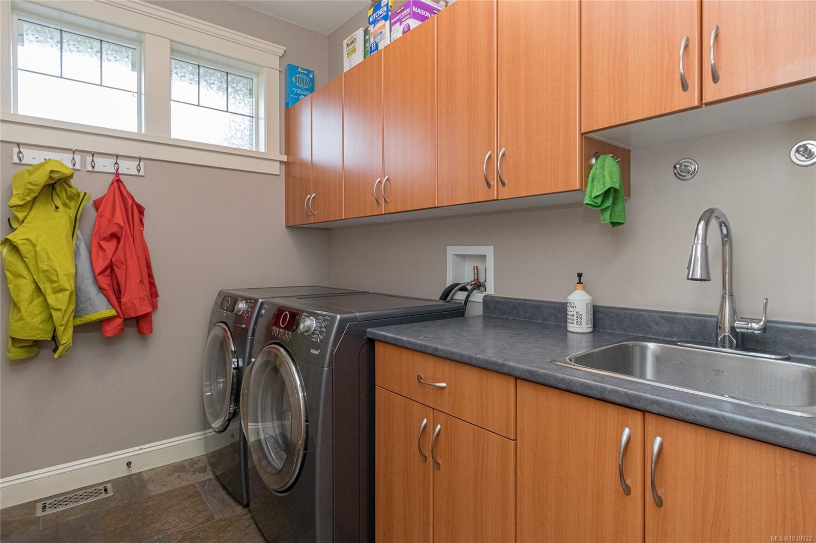 1293 Rockhampton Close, Langford, BC