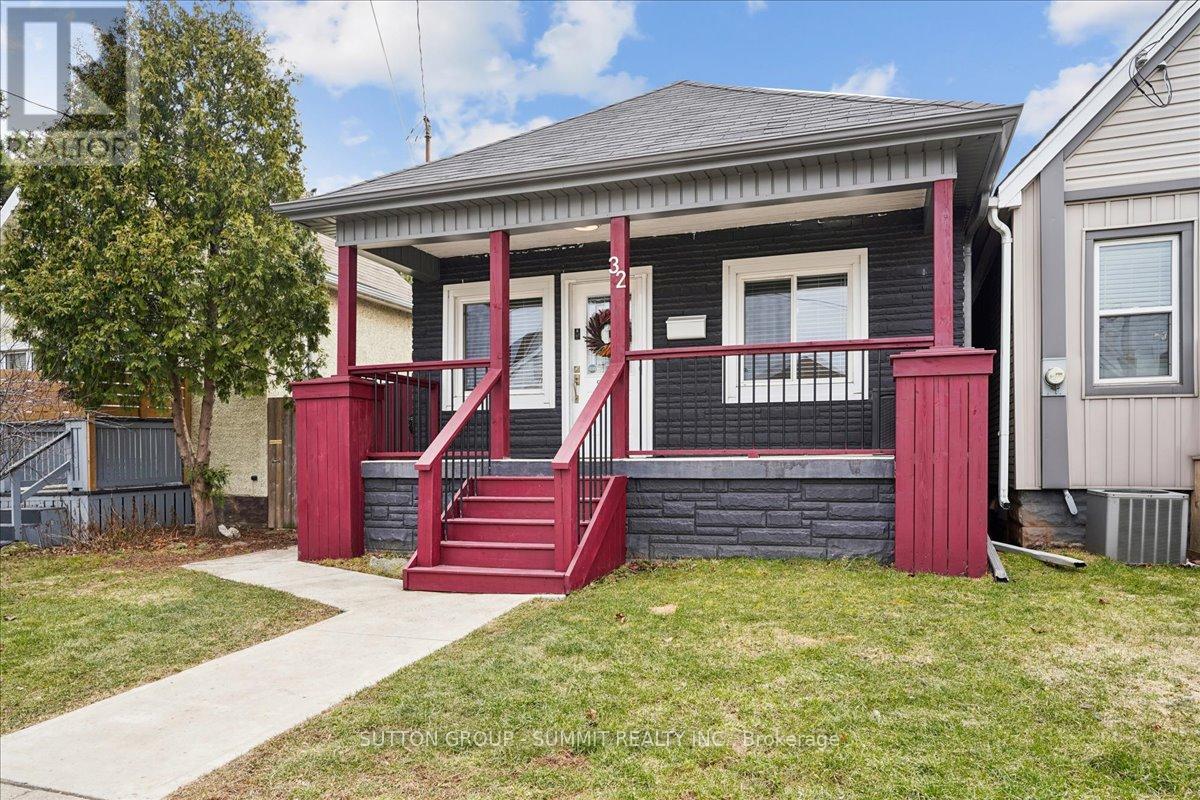32 Allan Avenue, Hamilton, ON