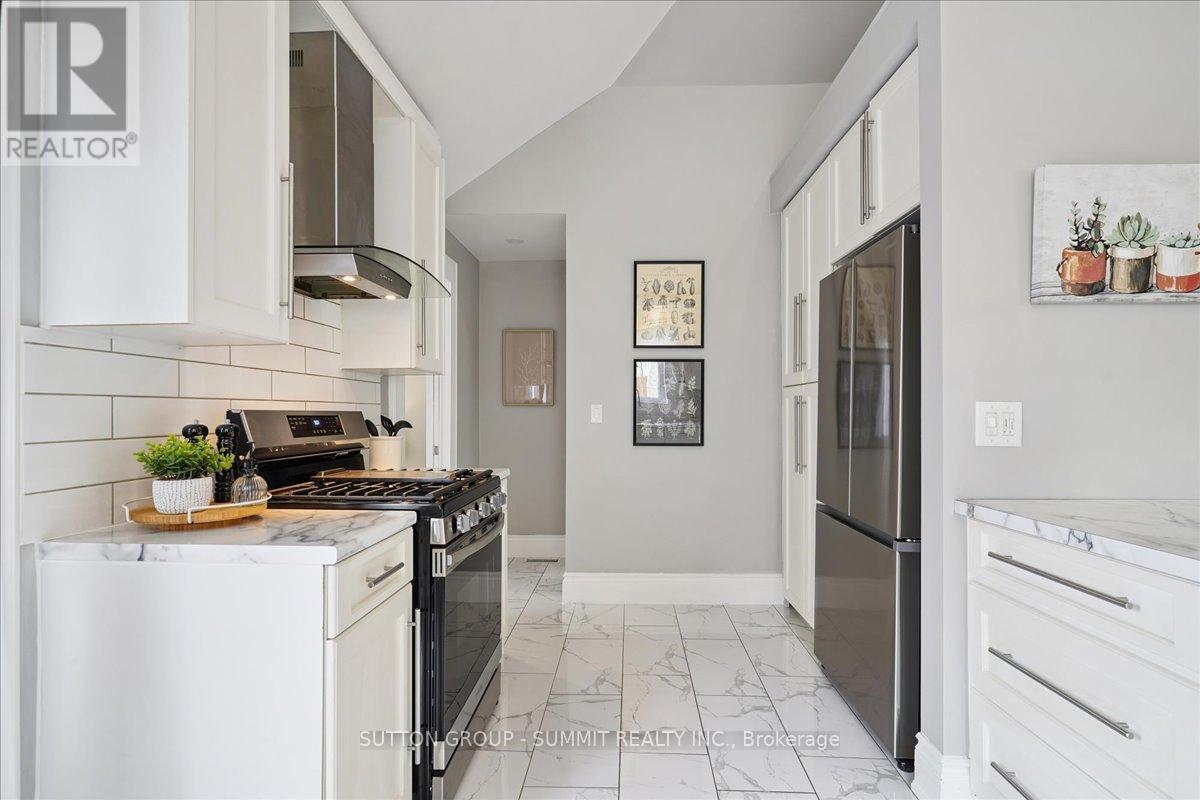 32 Allan Avenue, Hamilton, ON