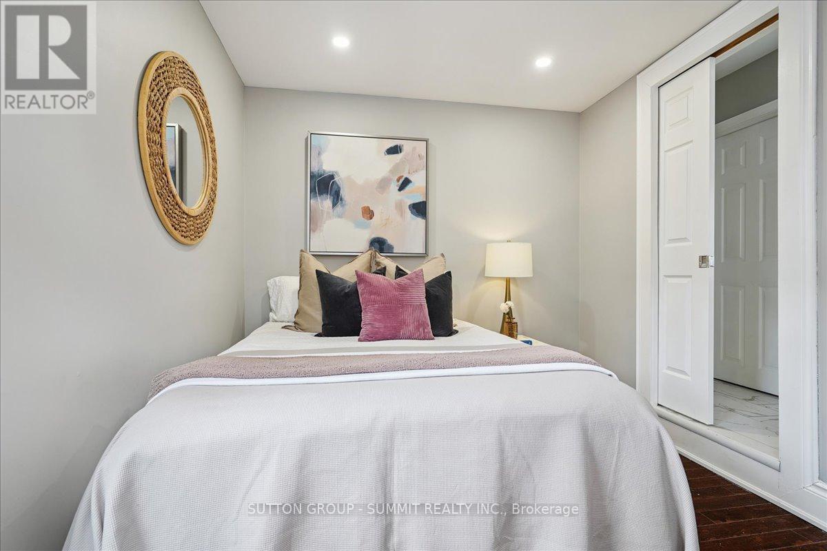 Primary Bedroom - 32 Allan Avenue, Hamilton, ON