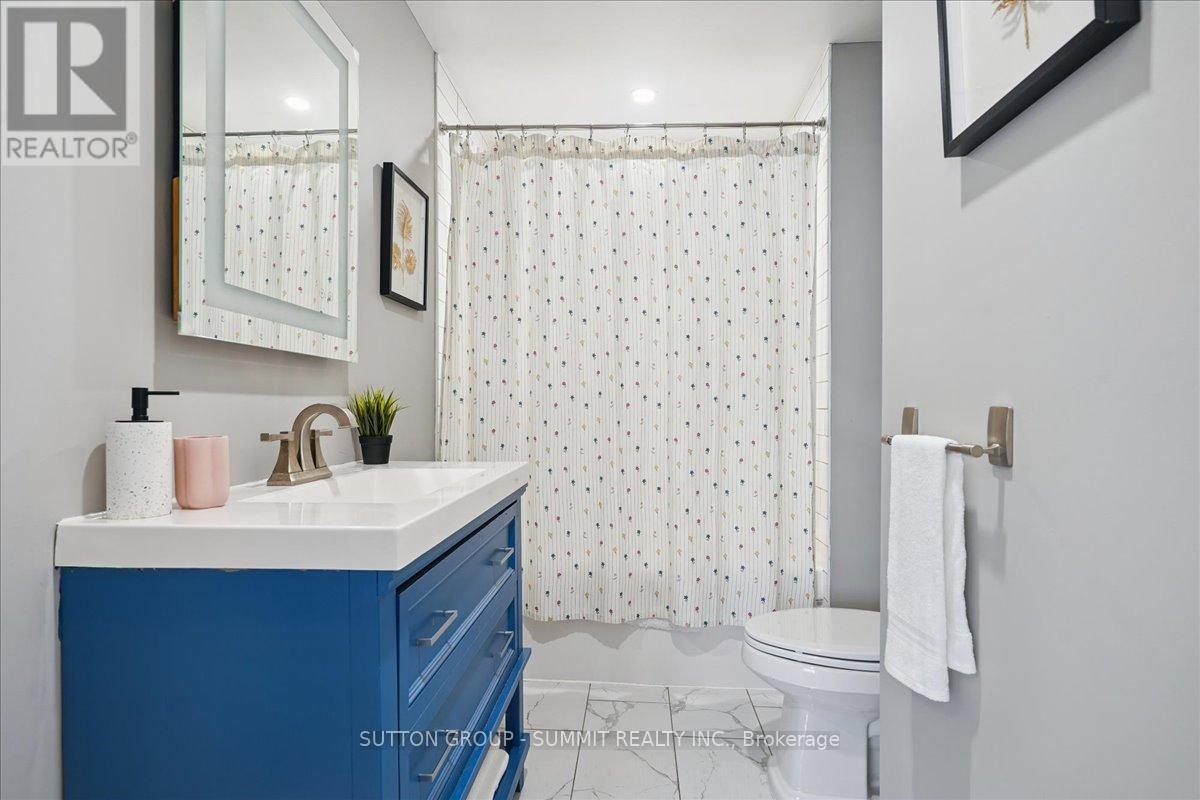 32 Allan Avenue, Hamilton, ON