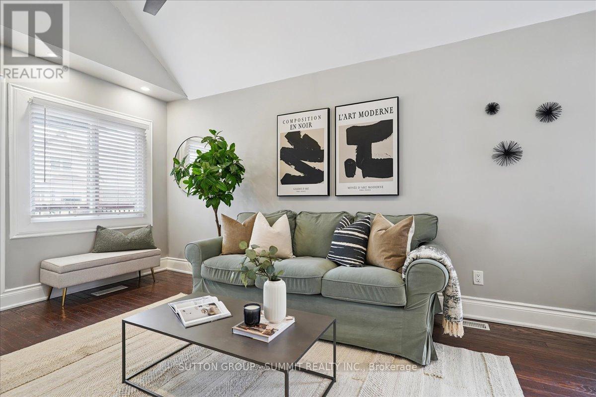 32 Allan Avenue, Hamilton, ON