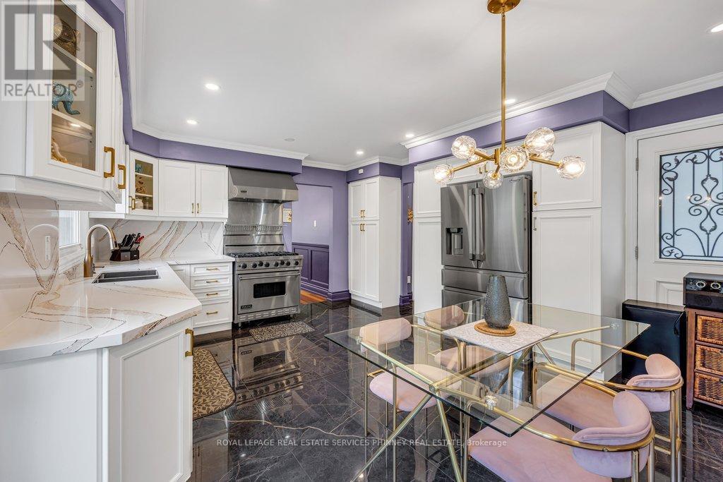 1004 Caldwell Avenue, Mississauga, ON