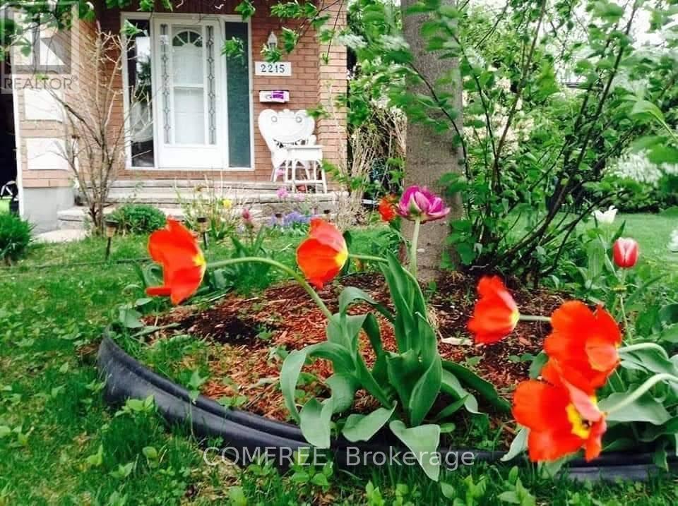 2215 Saturn Crescent, Ottawa, ON