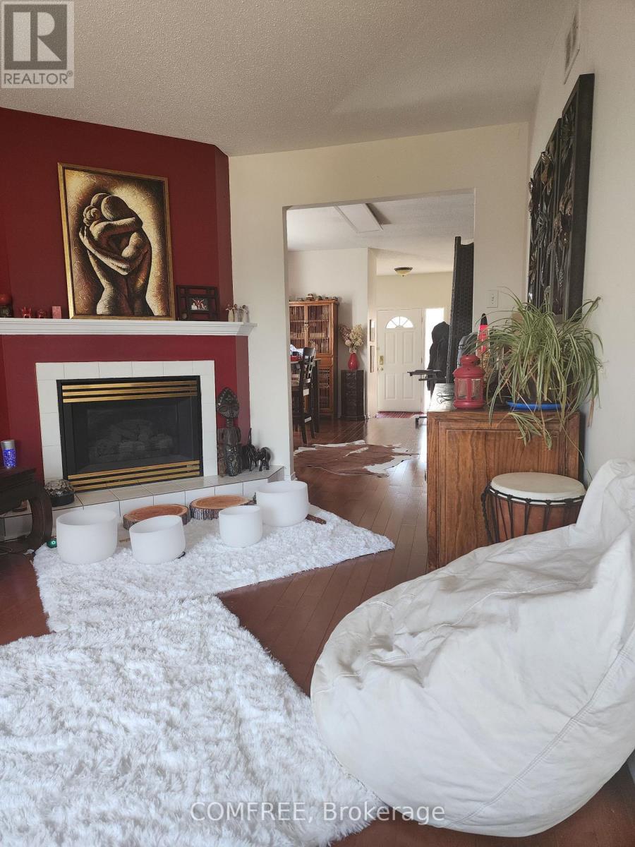 2215 Saturn Crescent, Ottawa, ON