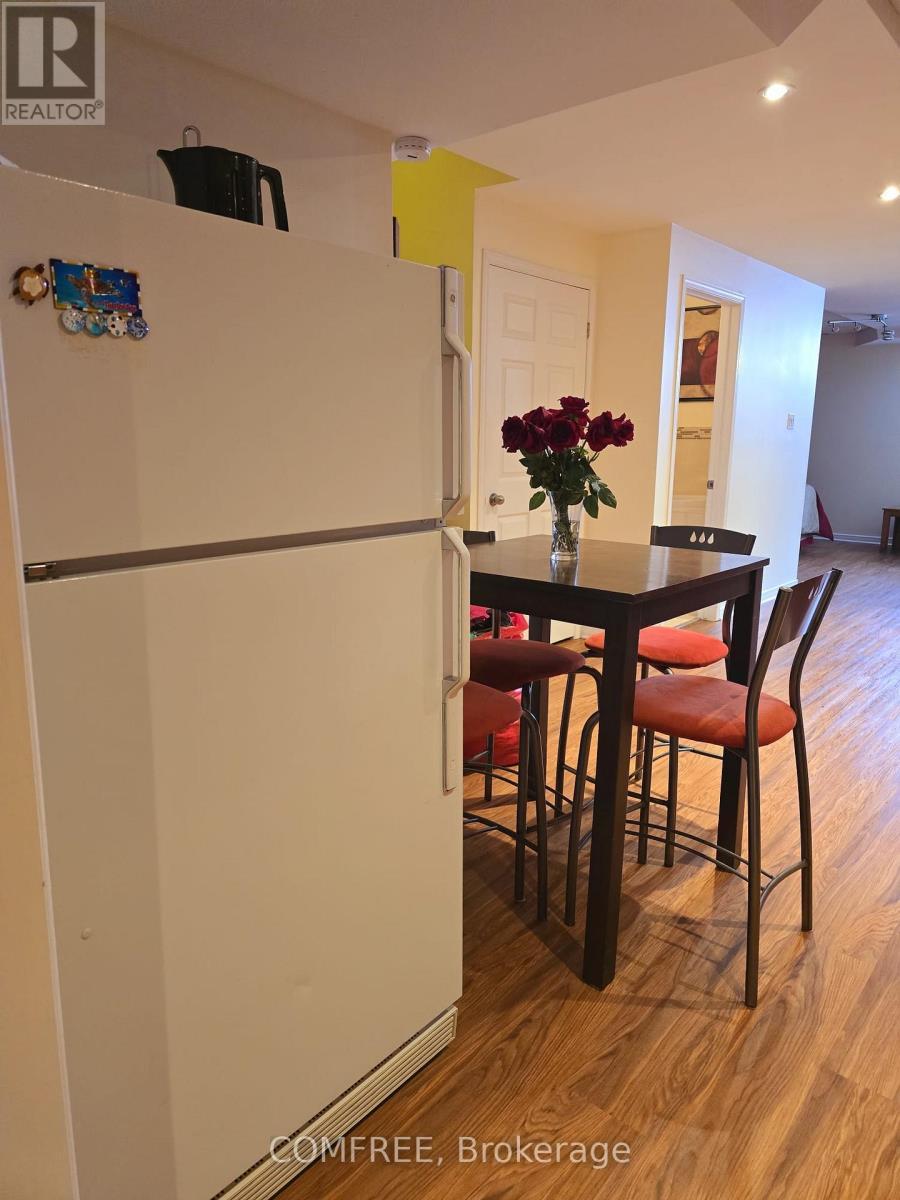 2215 Saturn Crescent, Ottawa, ON