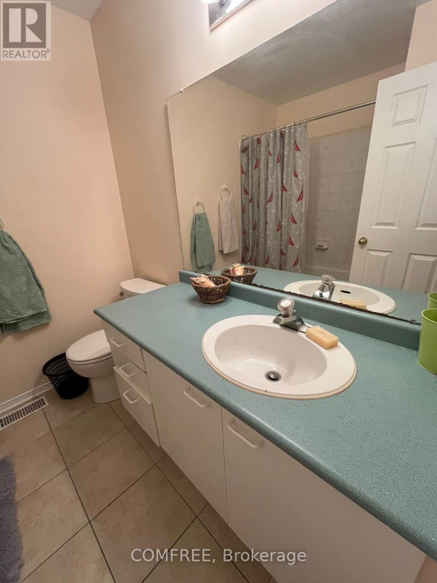 2215 Saturn Crescent, Ottawa, ON