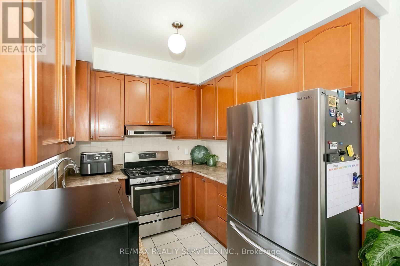 14 Eaglefield Gate, Brampton, ON