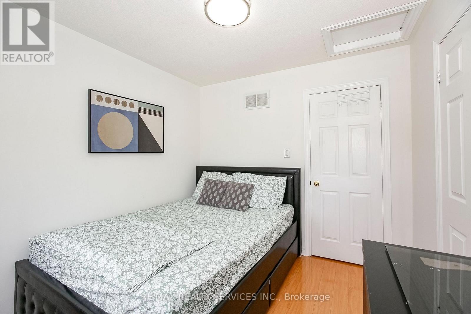 14 Eaglefield Gate, Brampton, ON