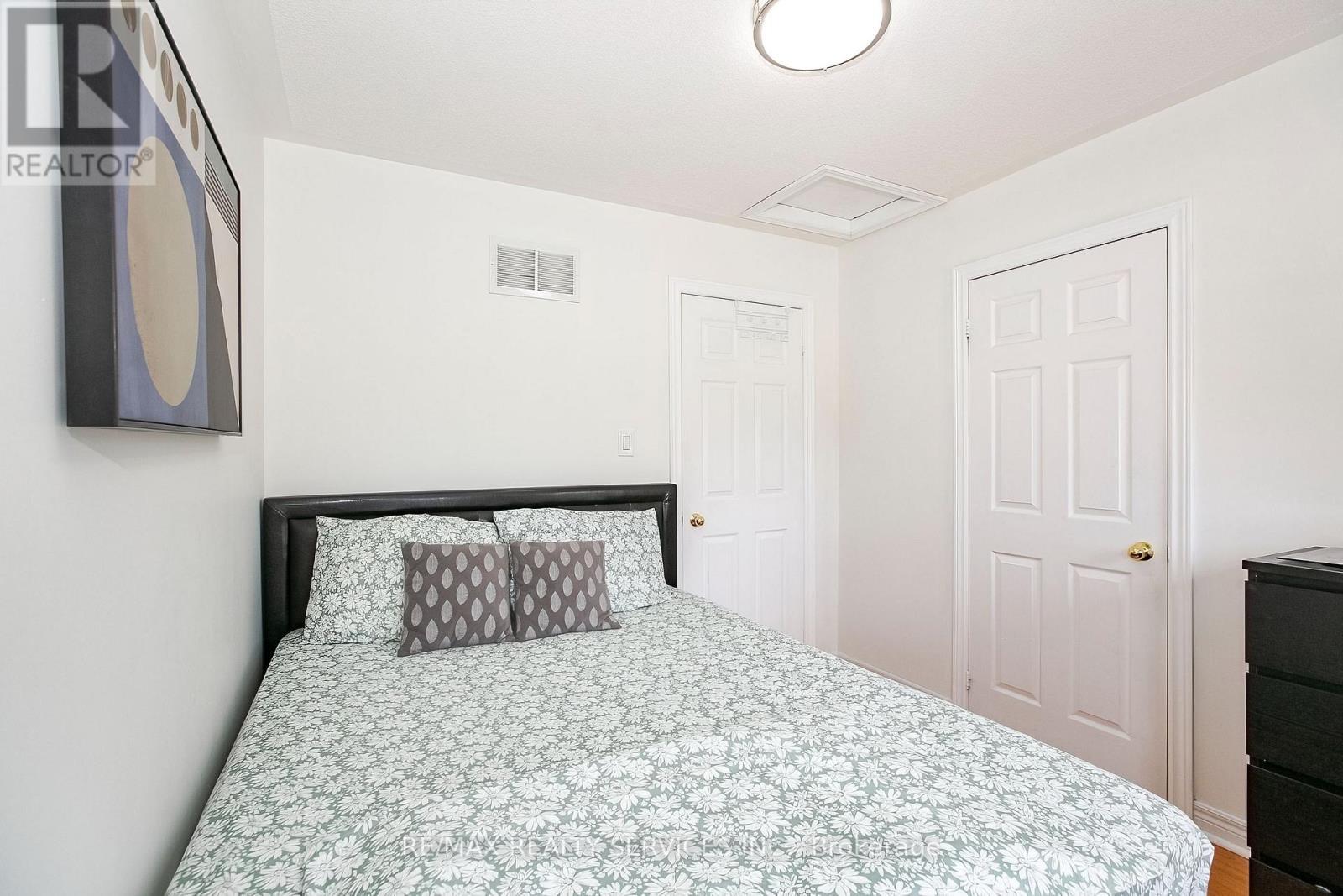 14 Eaglefield Gate, Brampton, ON