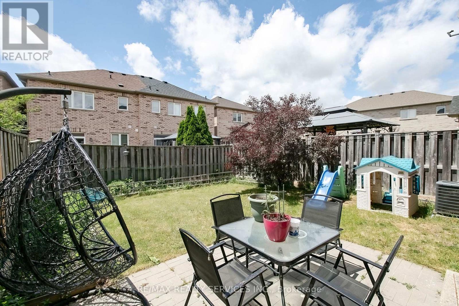 14 Eaglefield Gate, Brampton, ON
