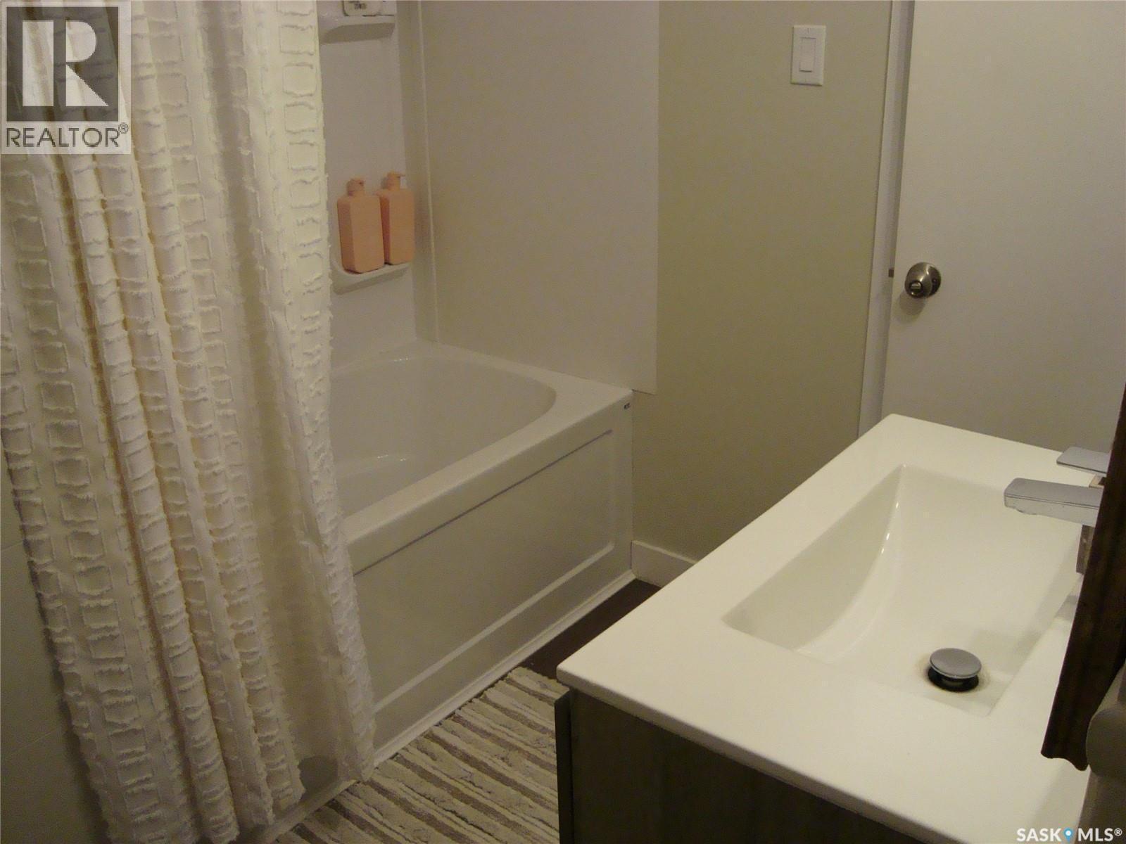 1430 Taylor Drive, Swift Current, SK