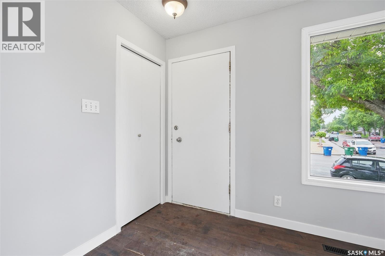 118 Smallwood Crescent, Saskatoon, SK