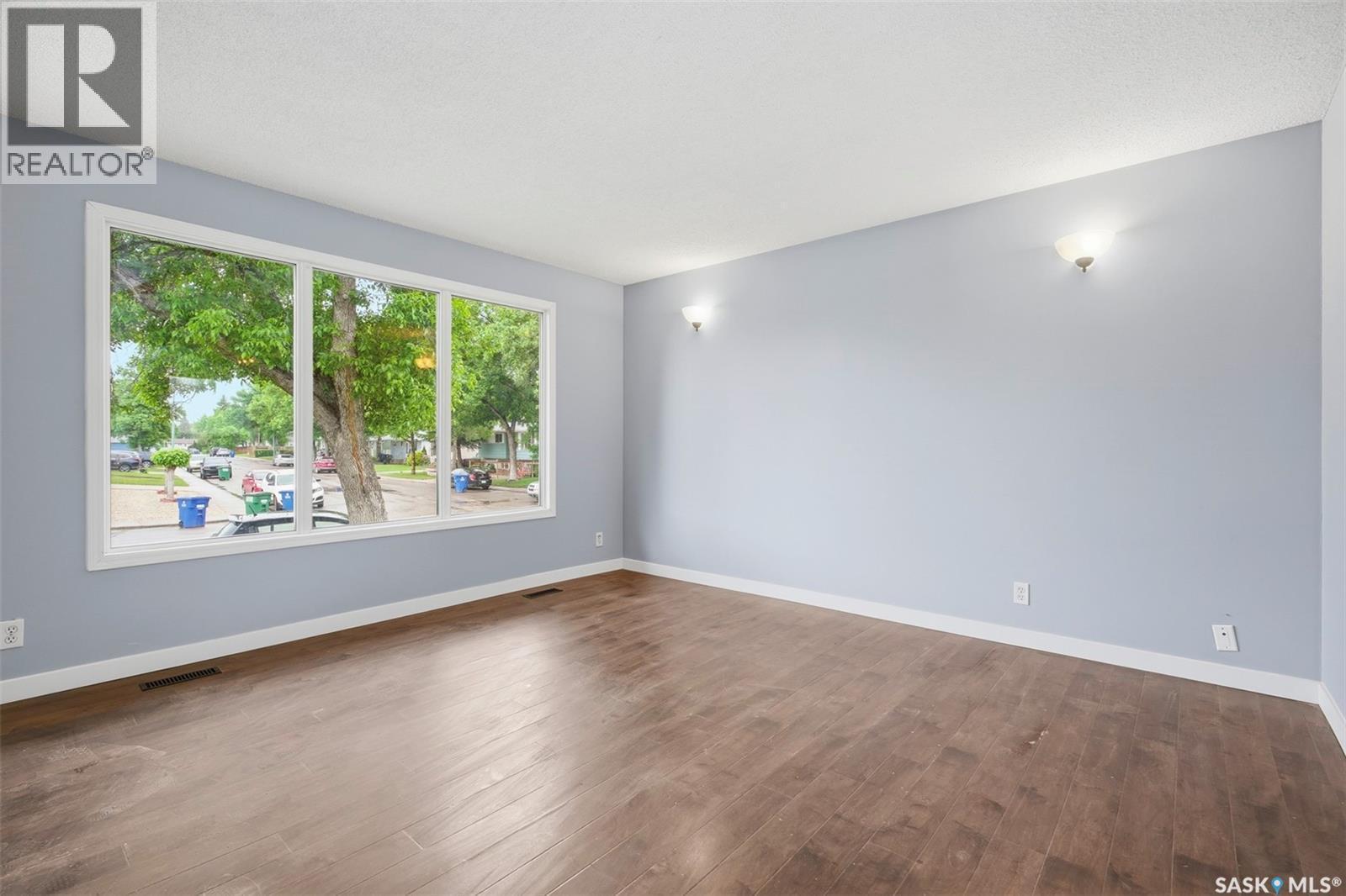 118 Smallwood Crescent, Saskatoon, SK