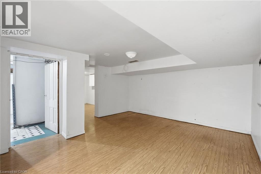 3 Ancaster Street E, Dundas, ON - Indoor Photo Showing Other Room