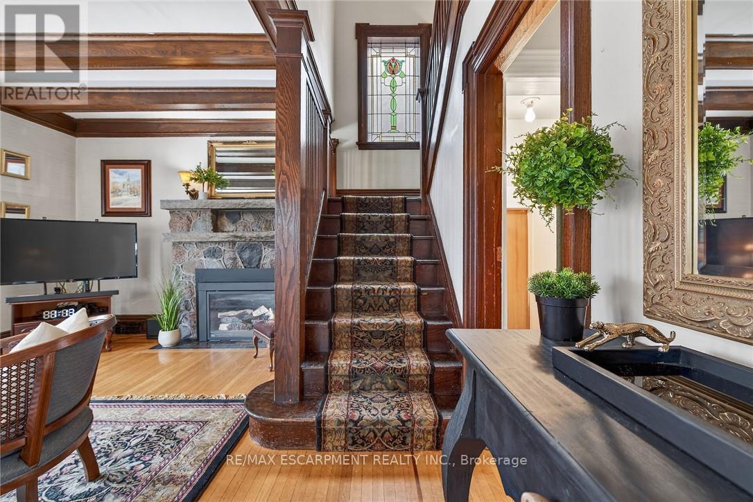 151 Holton Avenue S, Hamilton, ON