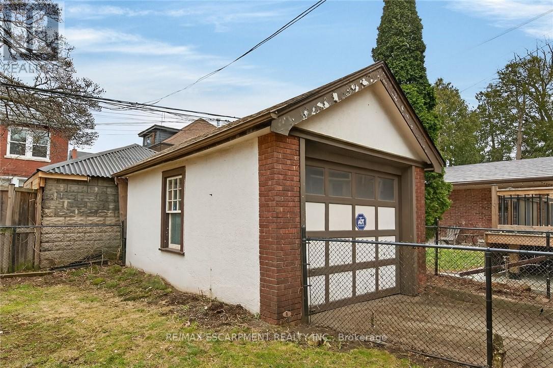 151 Holton Avenue S, Hamilton, ON