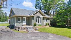 16 SHAY ROAD Huntsville, ON P1H 1L2