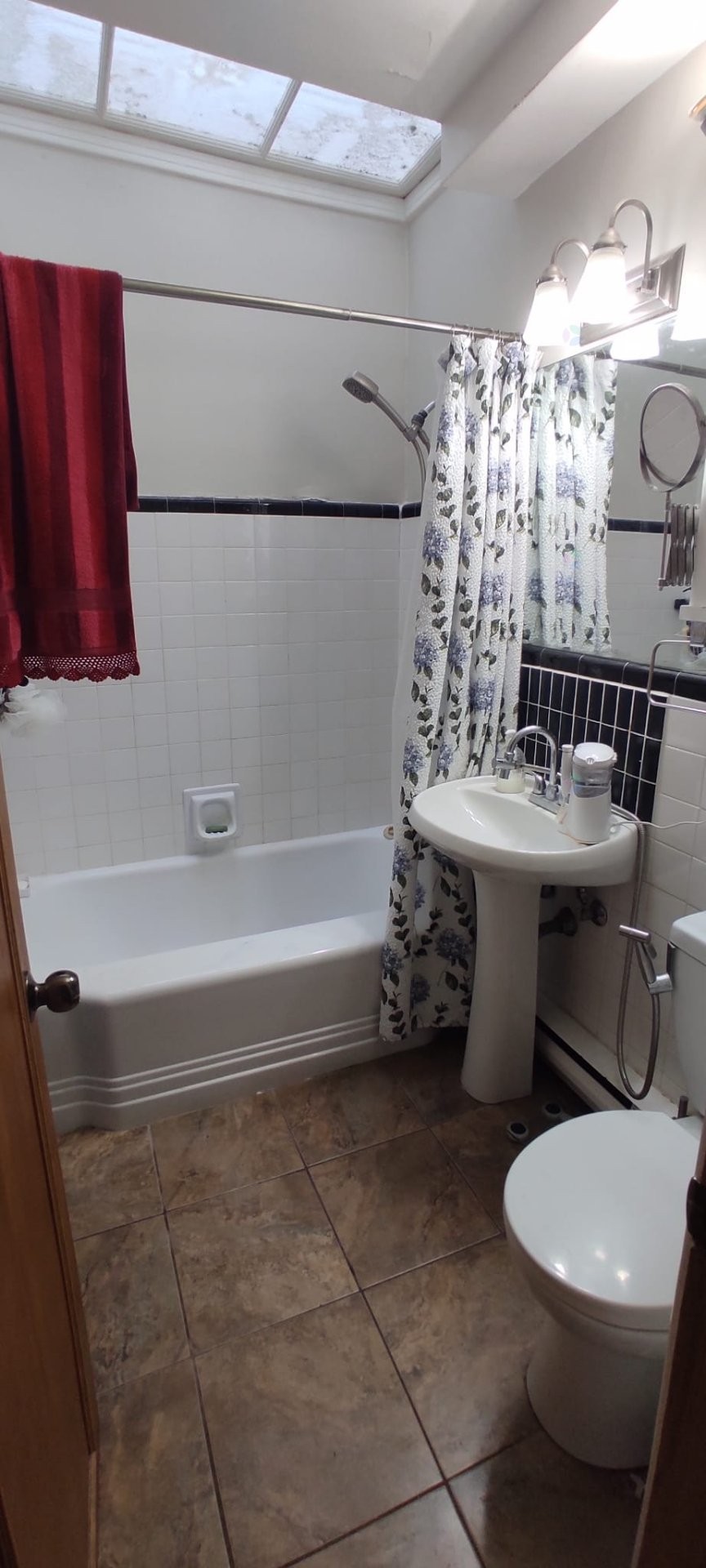 Salle de bains - 9485 Rue St-Denis, Montréal (Ahuntsic-Cartierville), QC