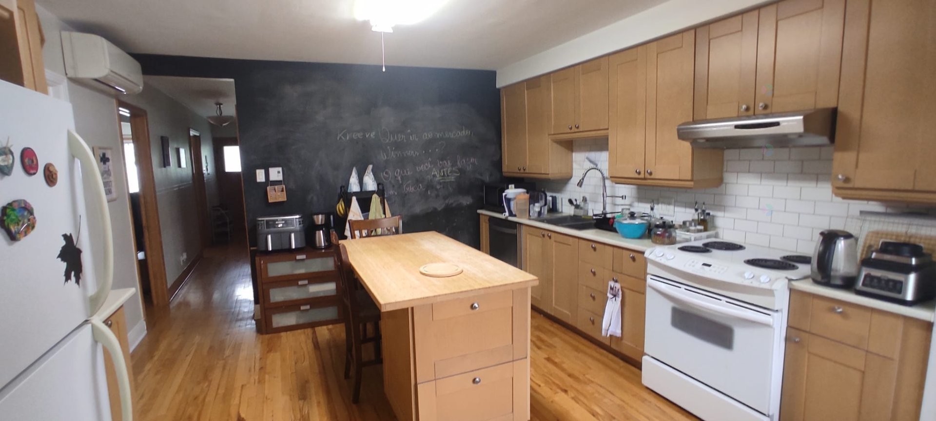 Cuisine - 9485 Rue St-Denis, Montréal (Ahuntsic-Cartierville), QC