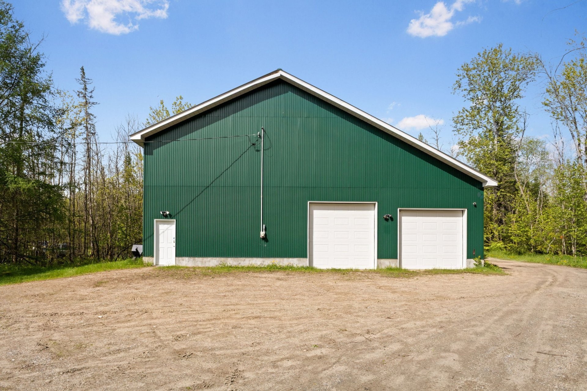 Garage - 42 Ch. Higgins, Low, QC