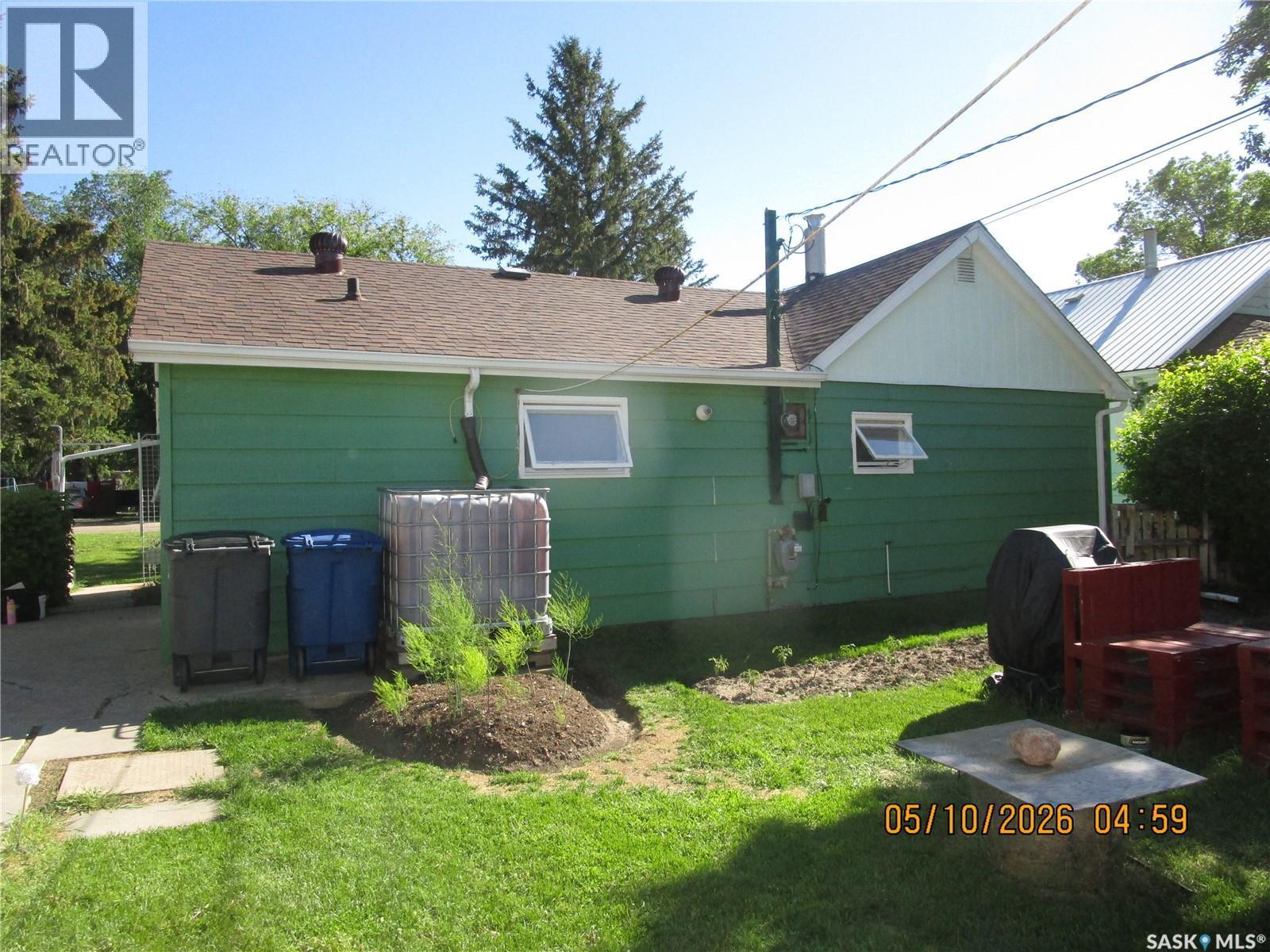 210 7Th Avenue W, Assiniboia, SK