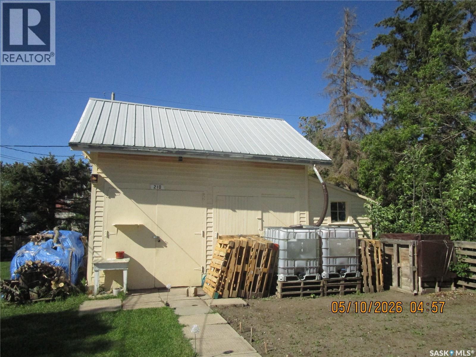 210 7Th Avenue W, Assiniboia, SK