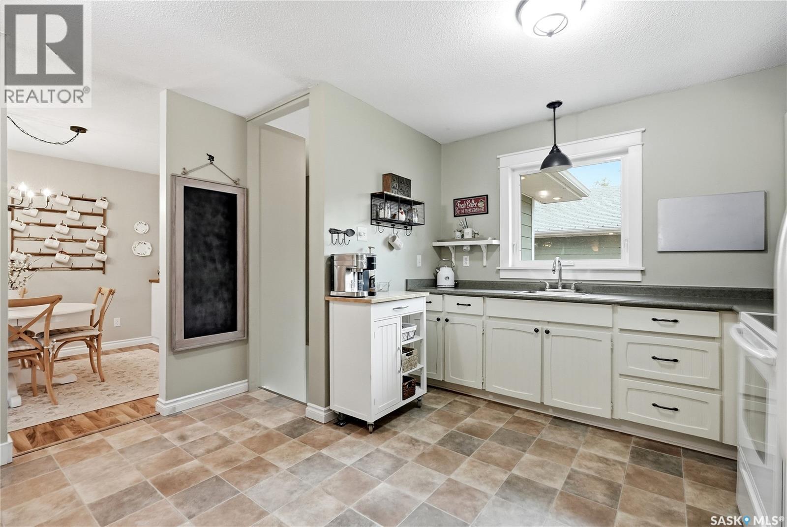 328 Carleton Drive, Saskatoon, SK
