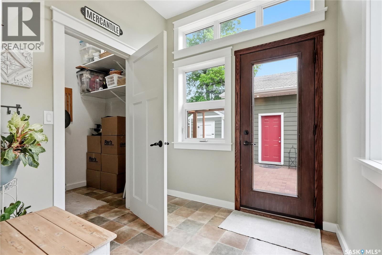 328 Carleton Drive, Saskatoon, SK