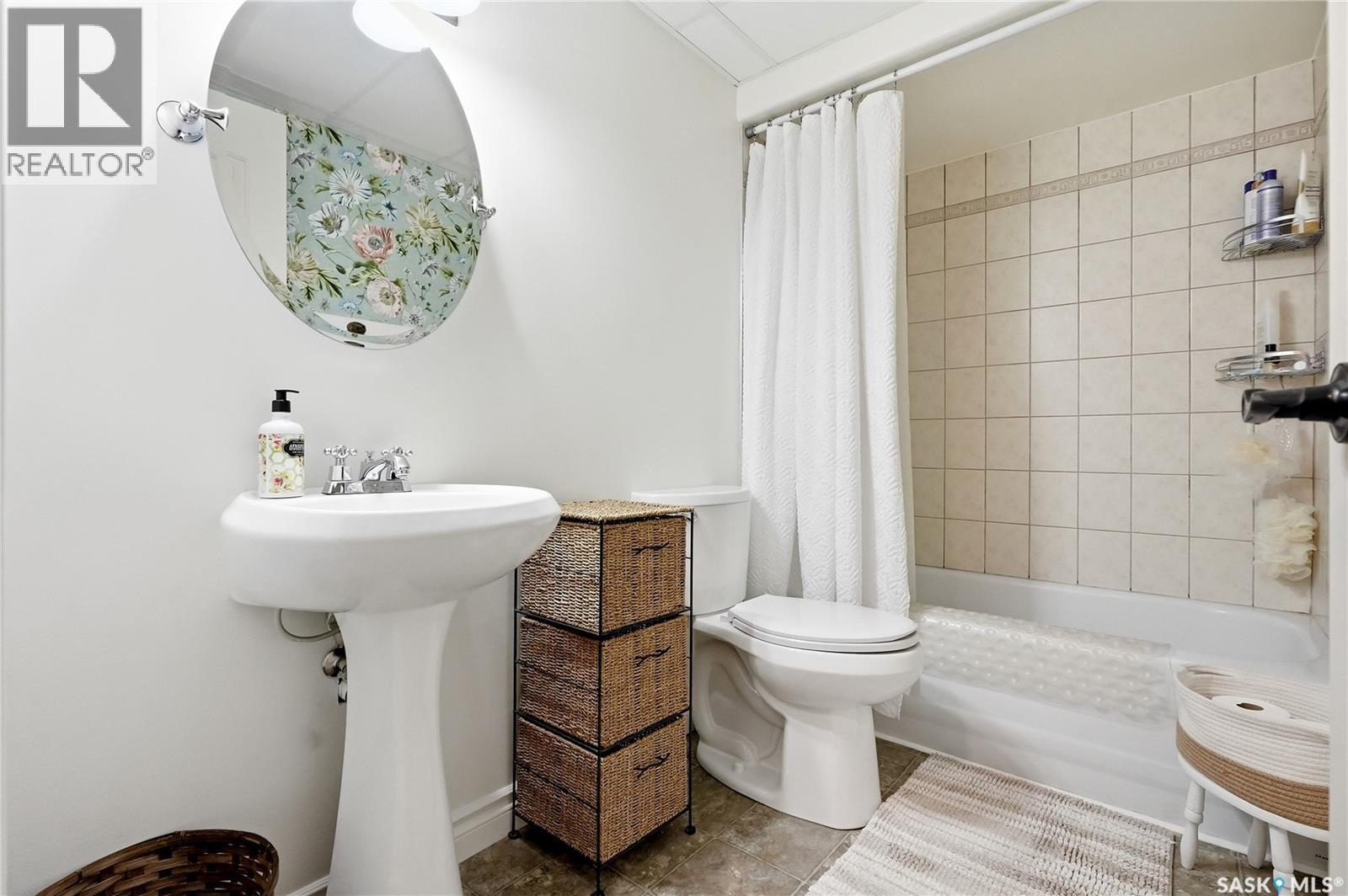328 Carleton Drive, Saskatoon, SK