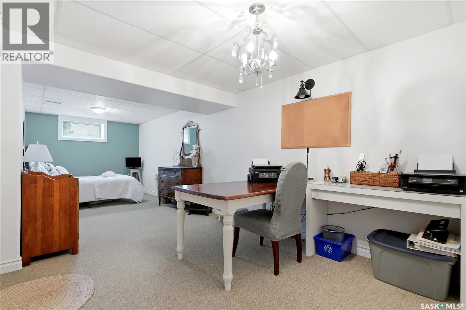 328 Carleton Drive, Saskatoon, SK