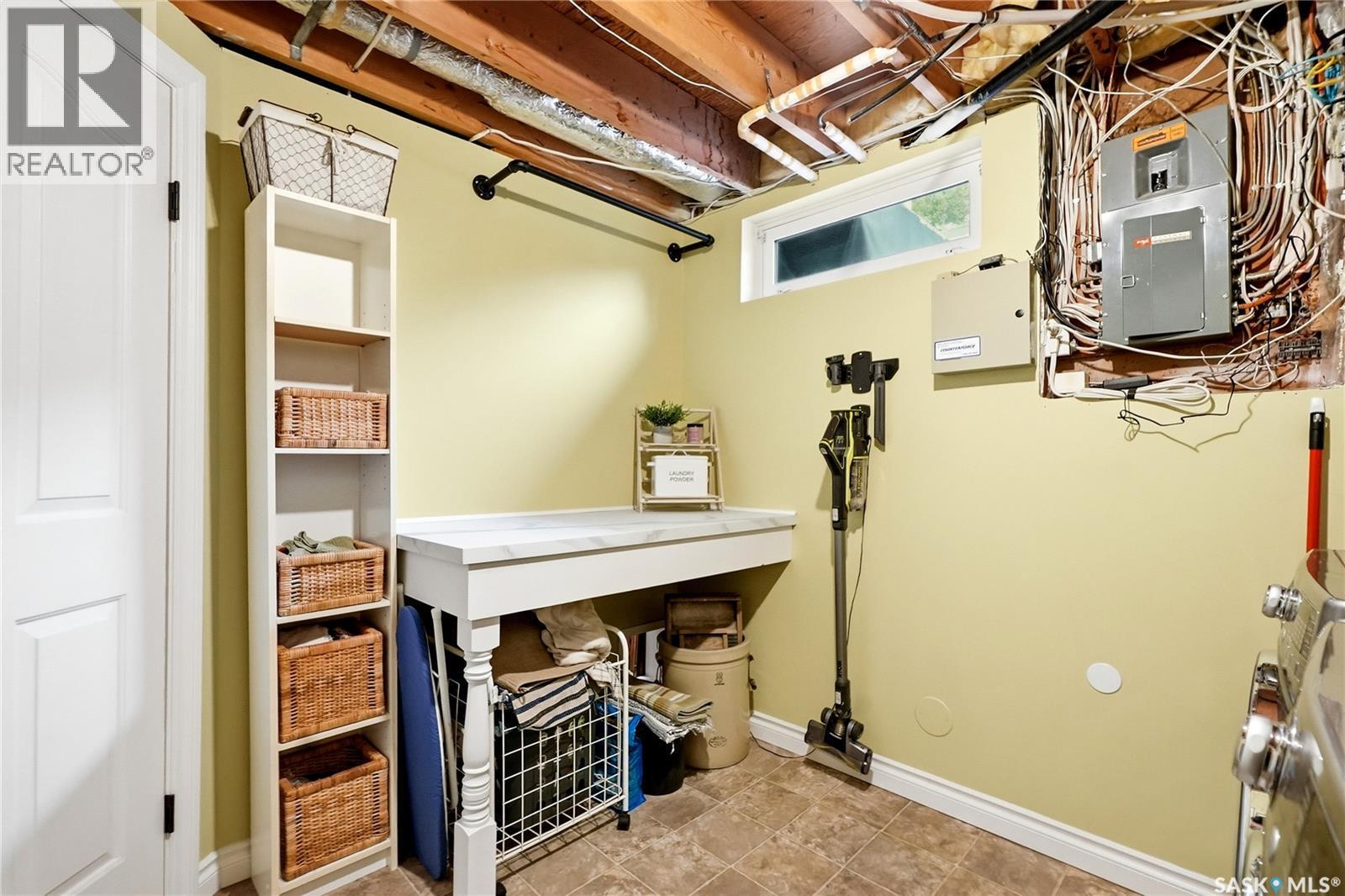 328 Carleton Drive, Saskatoon, SK