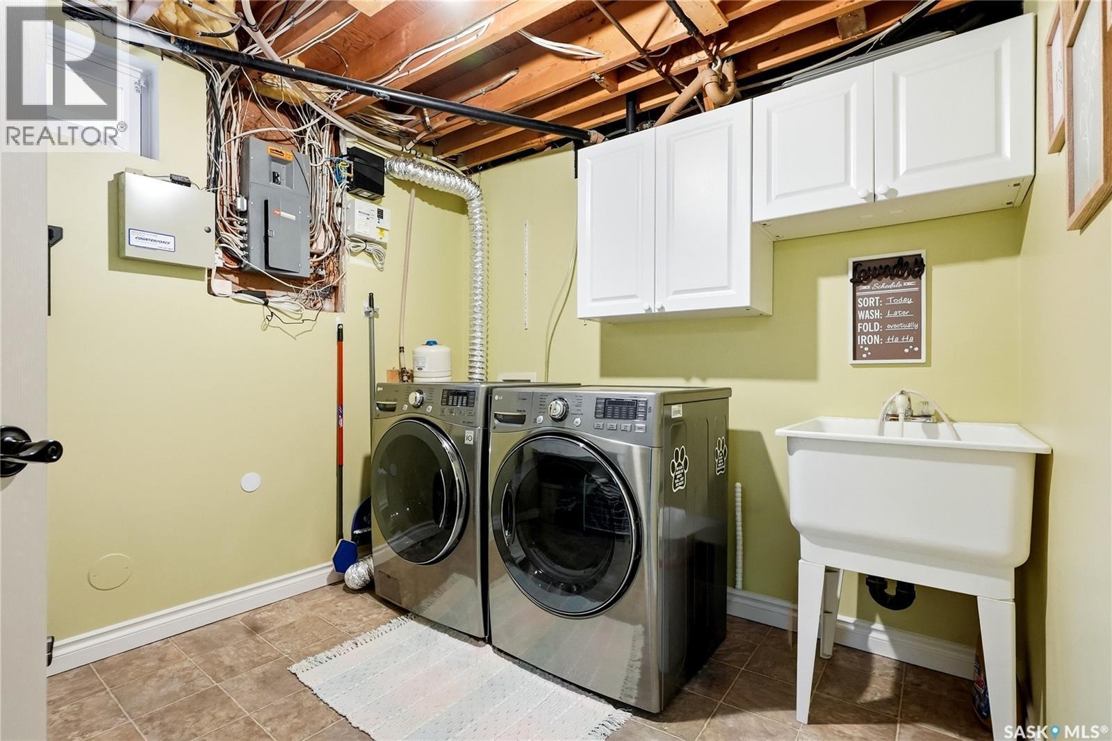 328 Carleton Drive, Saskatoon, SK